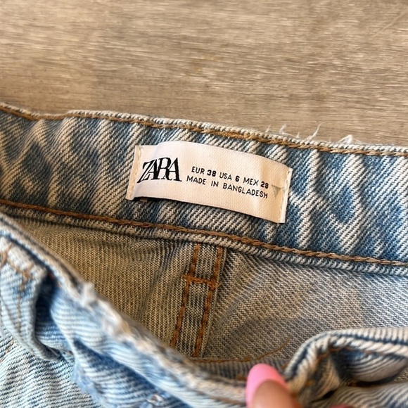 ZARA light wash distressed high waist loose fit ankle length jeans size 6 - Picture 5 of 8